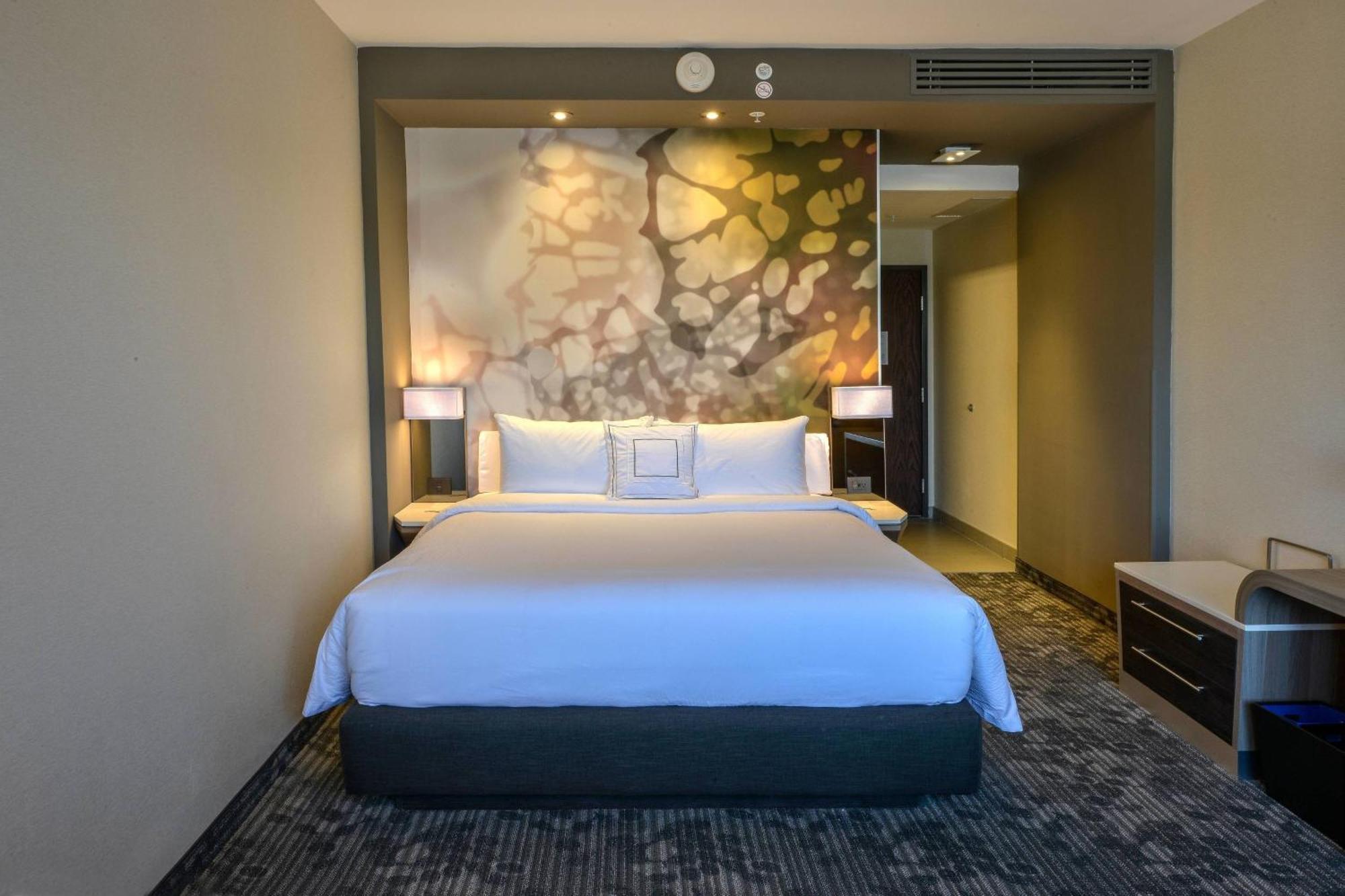 Courtyard By Marriott San Luis Potosi, Los Lagos Zewnętrze zdjęcie
