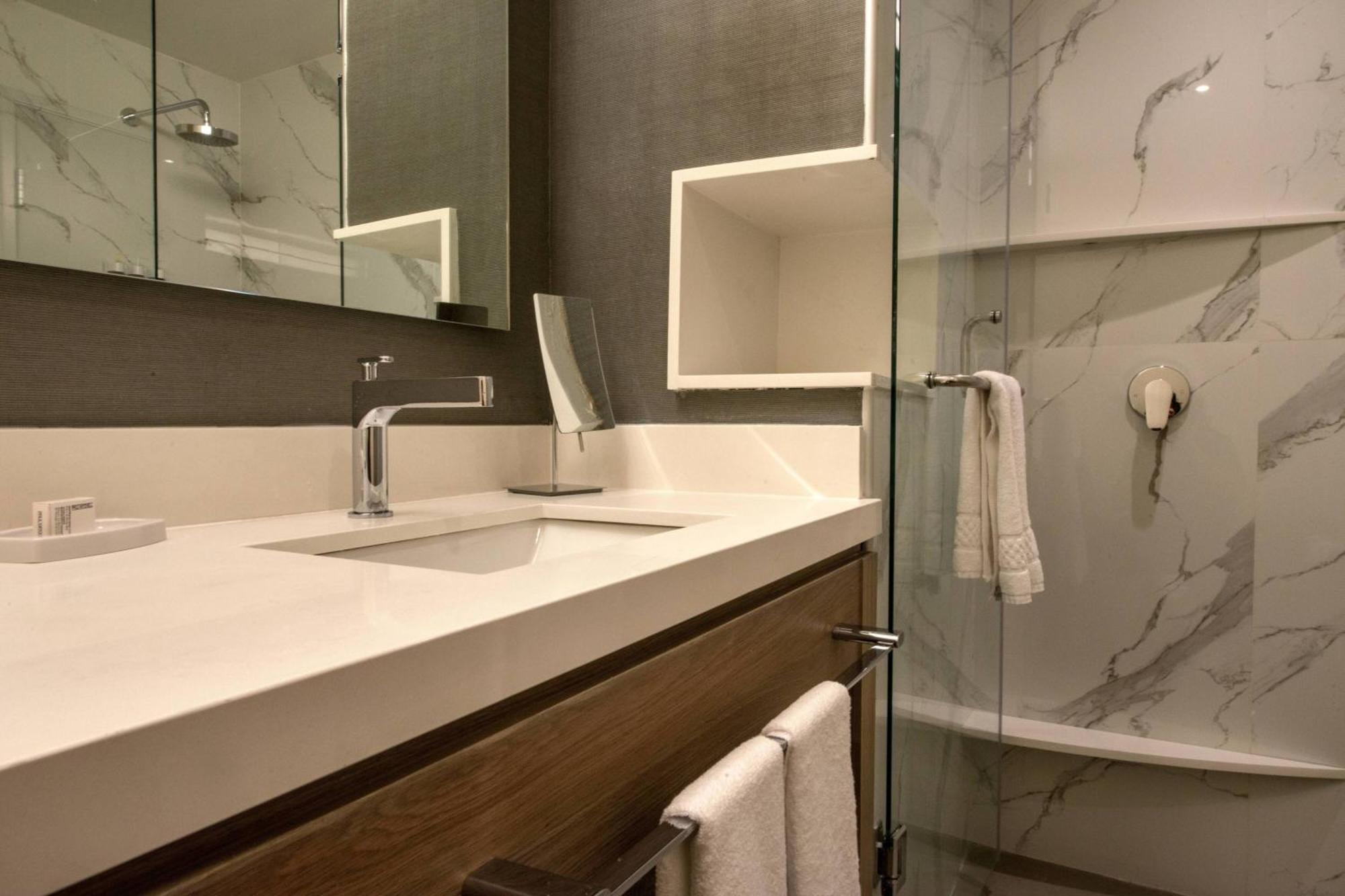 Courtyard By Marriott San Luis Potosi, Los Lagos Zewnętrze zdjęcie