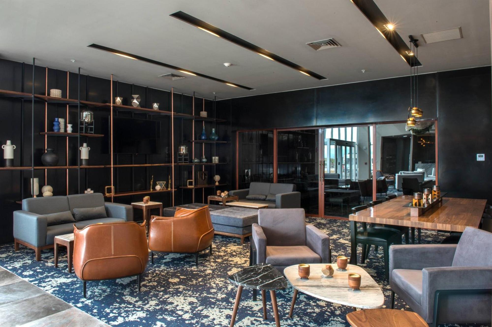 Courtyard By Marriott San Luis Potosi, Los Lagos Zewnętrze zdjęcie
