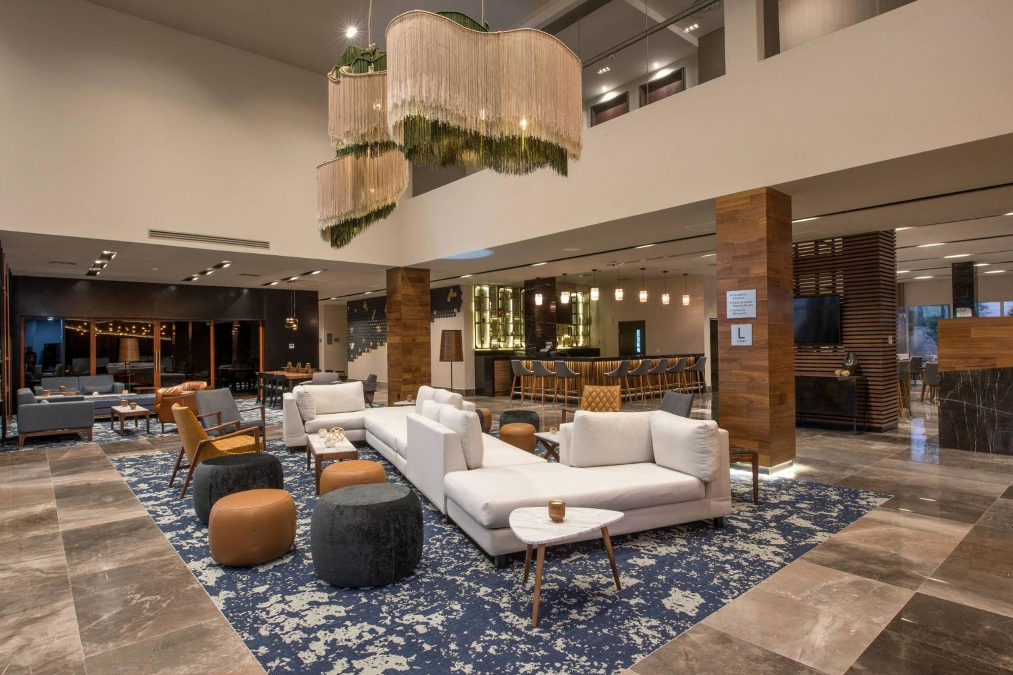Courtyard By Marriott San Luis Potosi, Los Lagos Zewnętrze zdjęcie